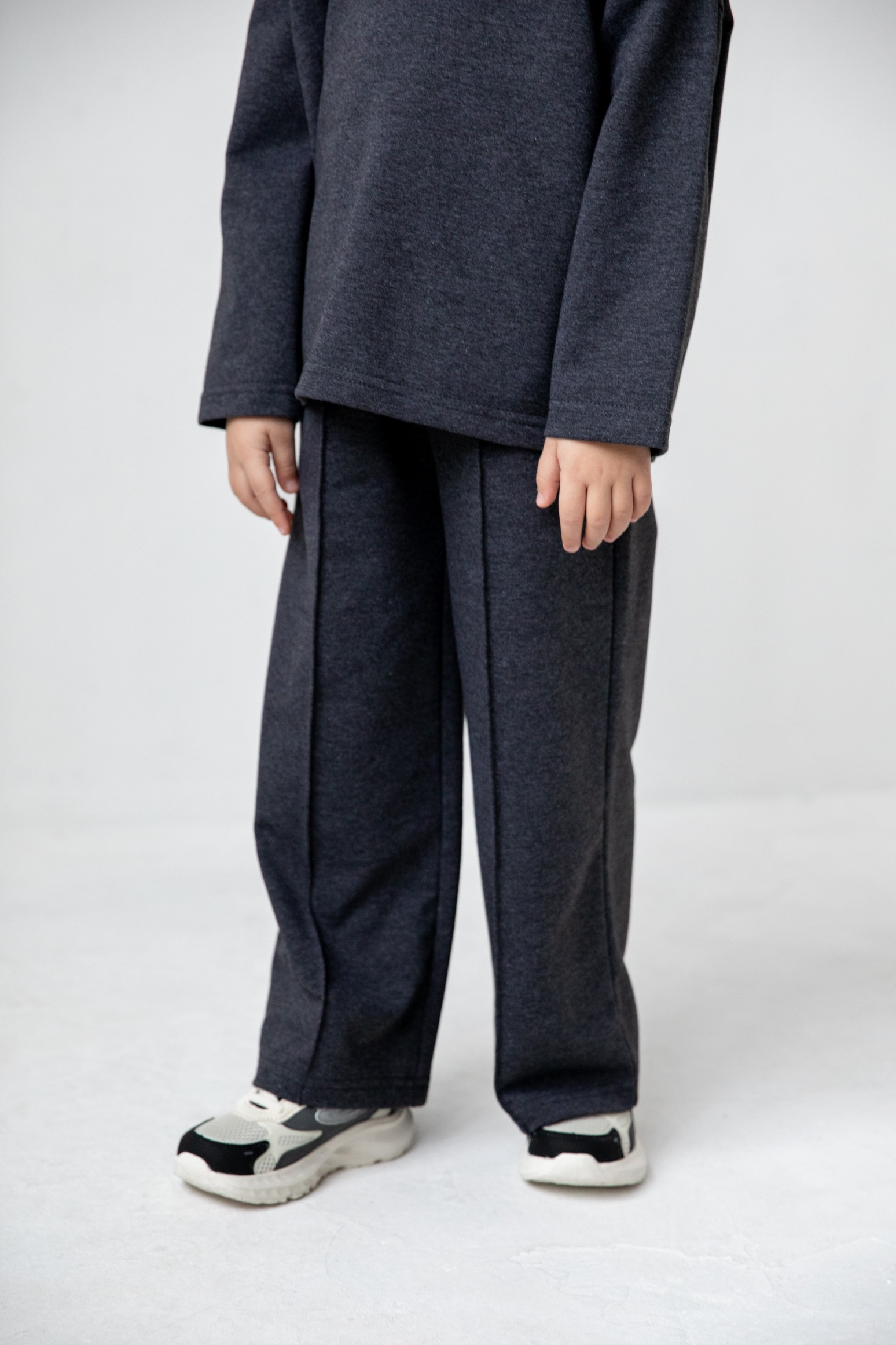 Костюм лонгслив и брюки со швами