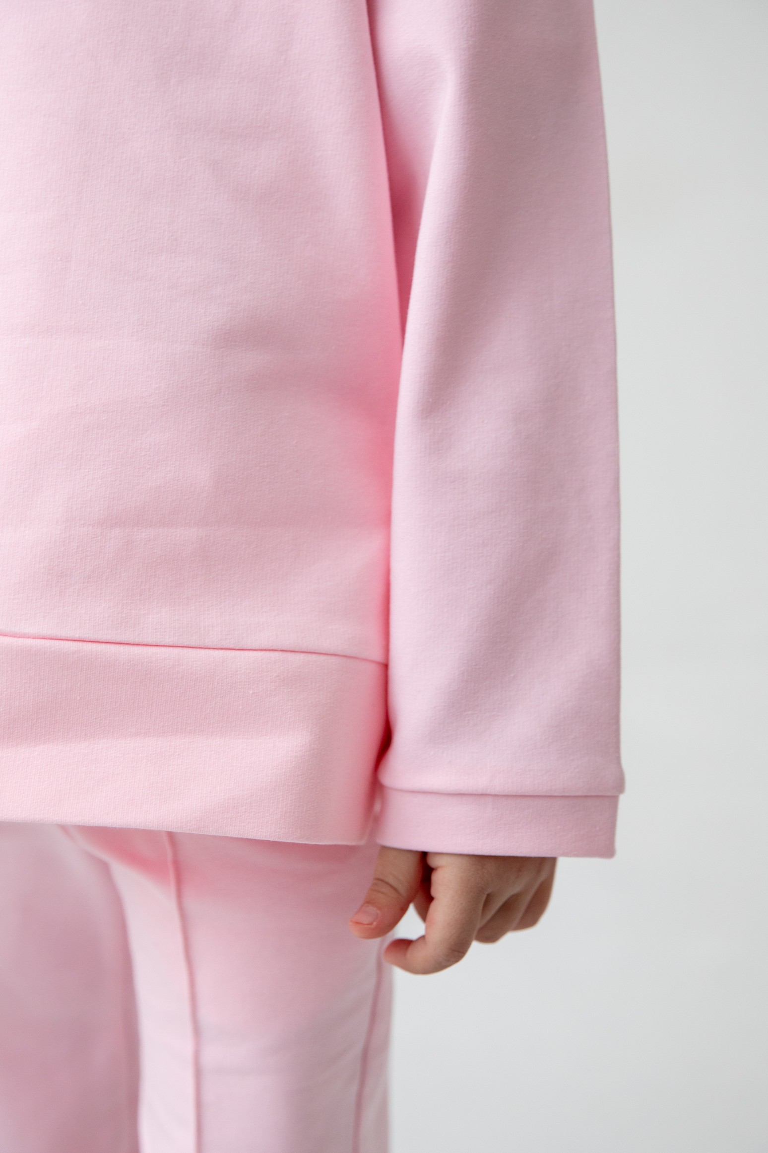 Комплект лонгслив с разрезами и брюки с декоративным швом