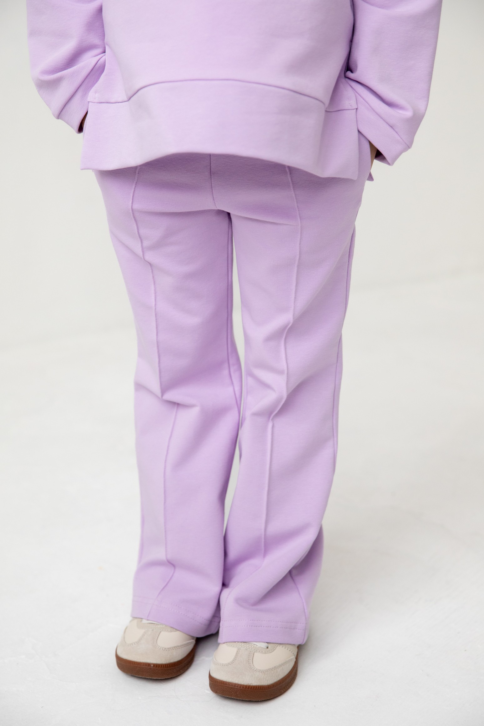 Комплект лонгслив с разрезами и брюки с декоративным швом