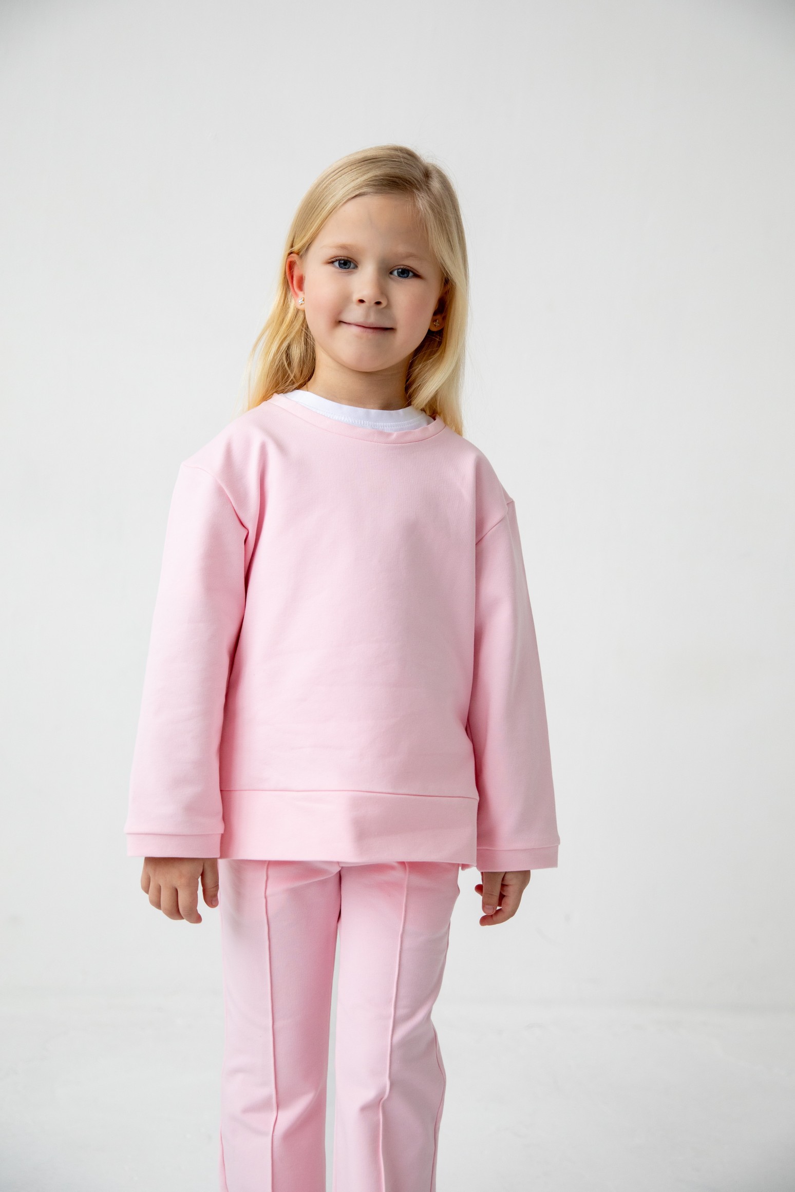 Комплект лонгслив с разрезами и брюки с декоративным швом