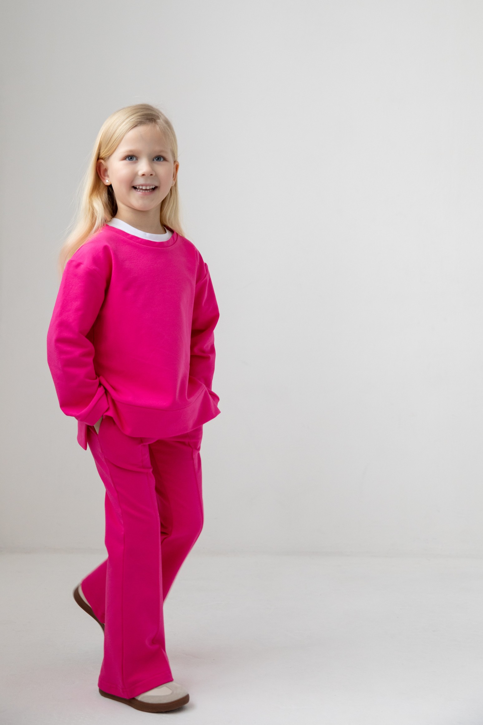 Комплект лонгслив с разрезами и брюки с декоративным швом