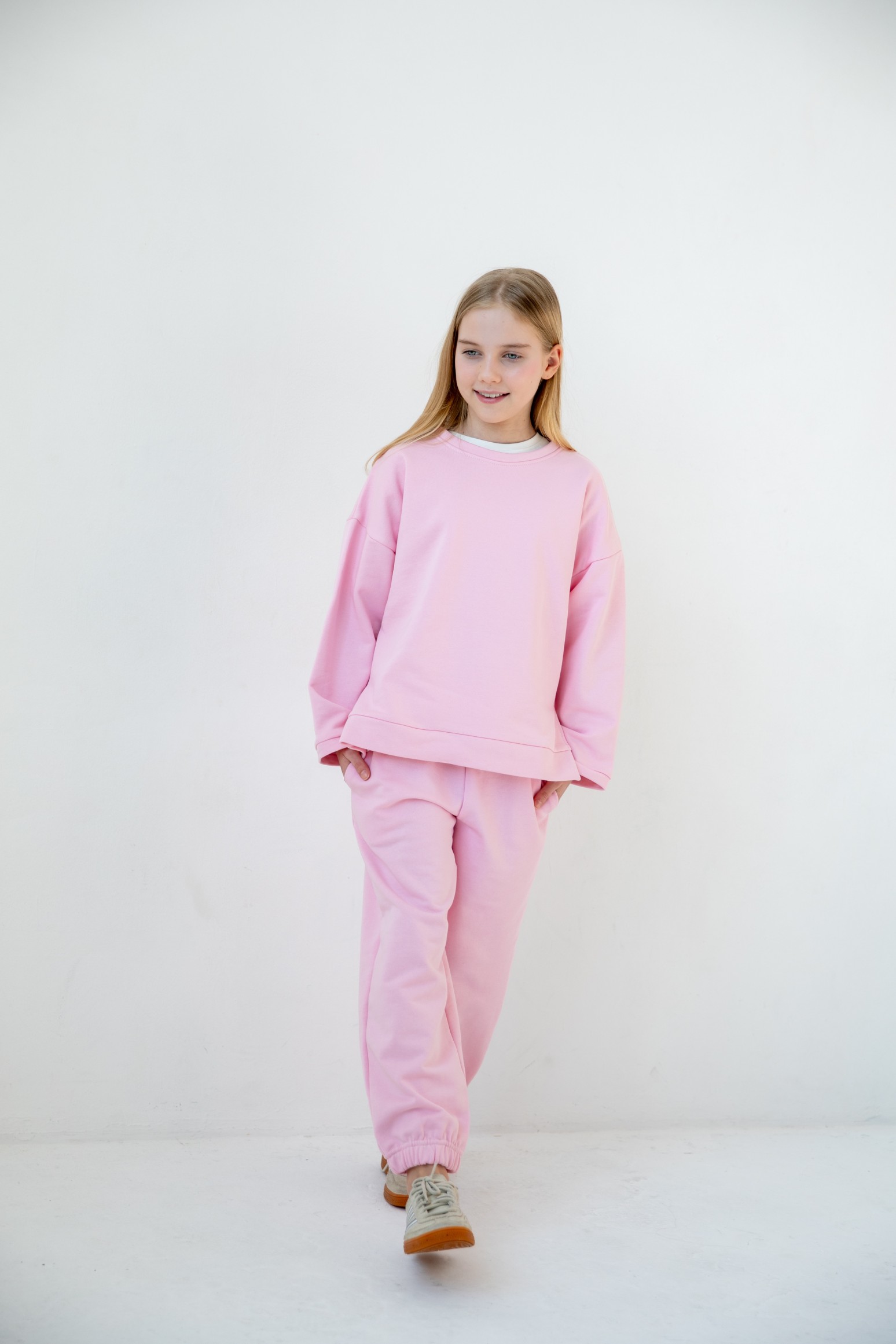 Костюм толстовка с разрезами и джогеры