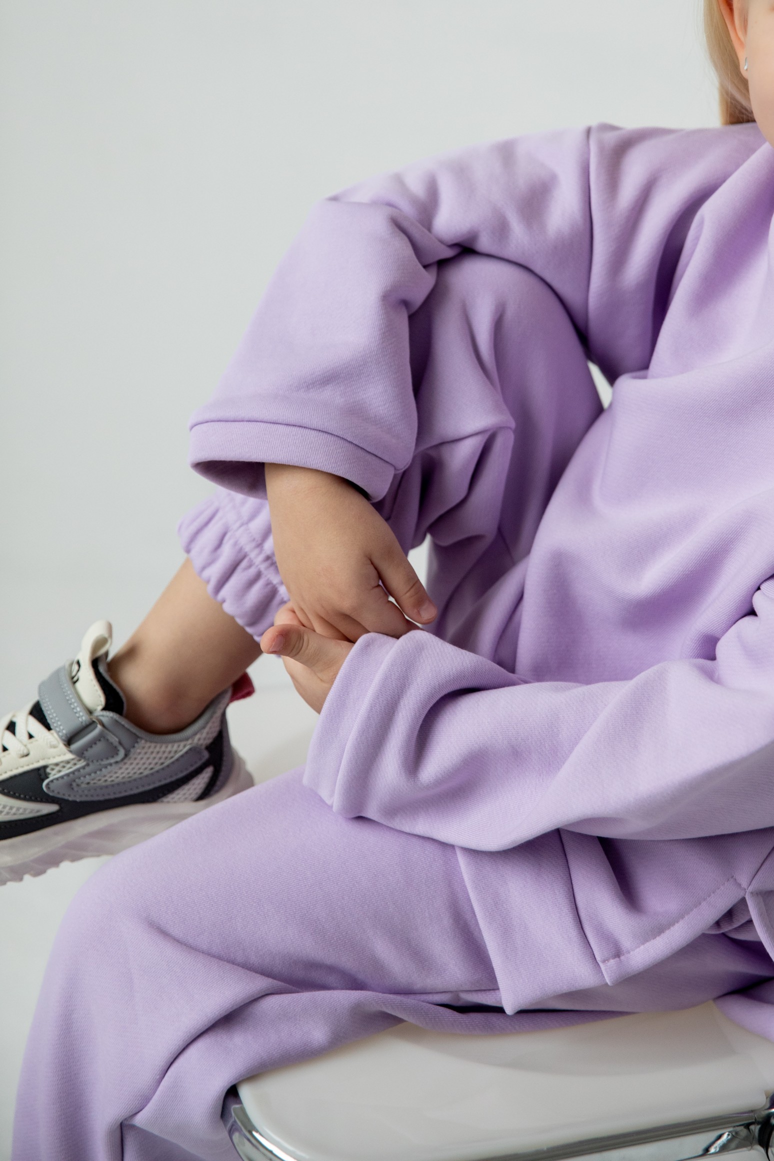 Костюм толстовка с разрезами и джогеры