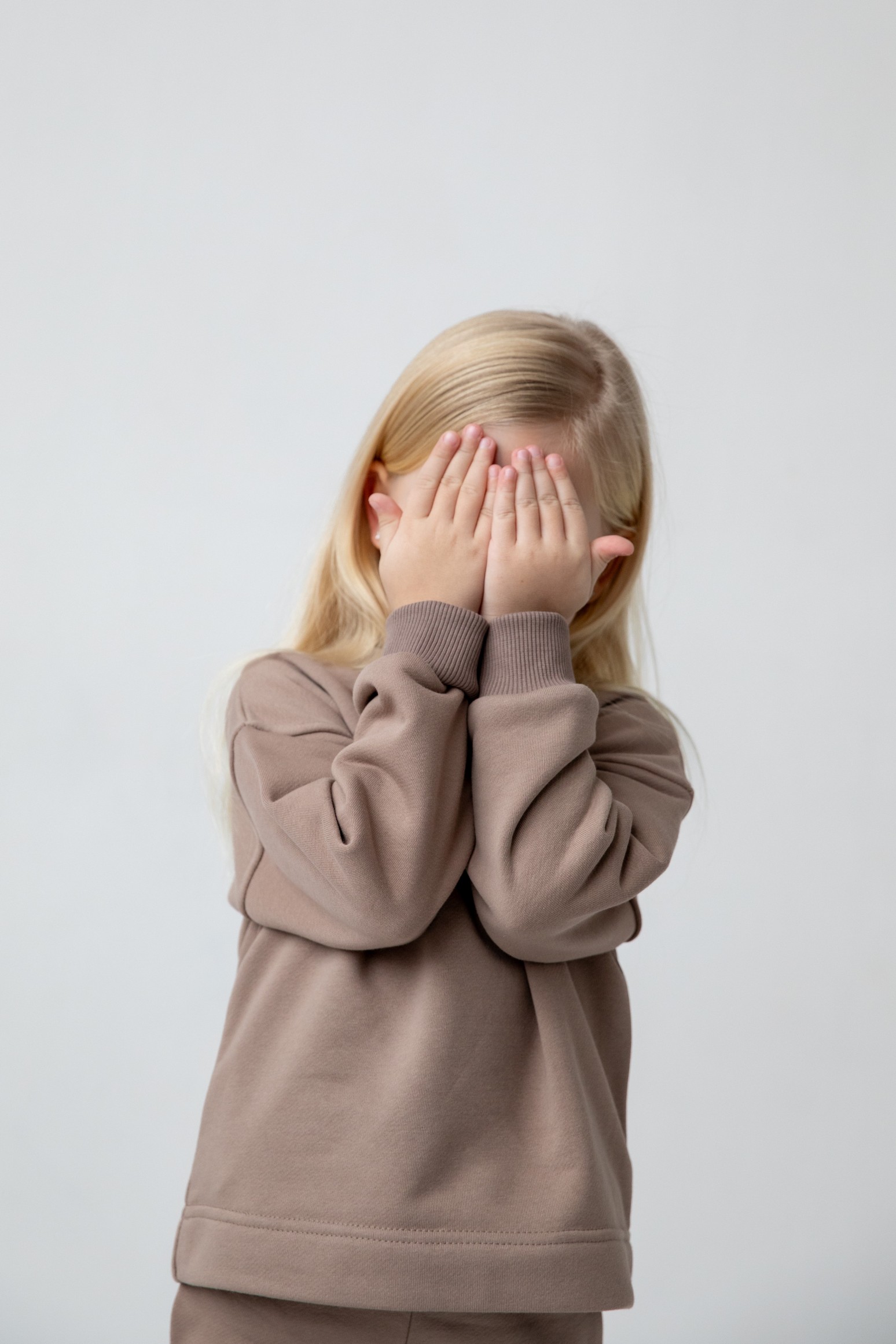 Костюм толстовка и прямые брюки