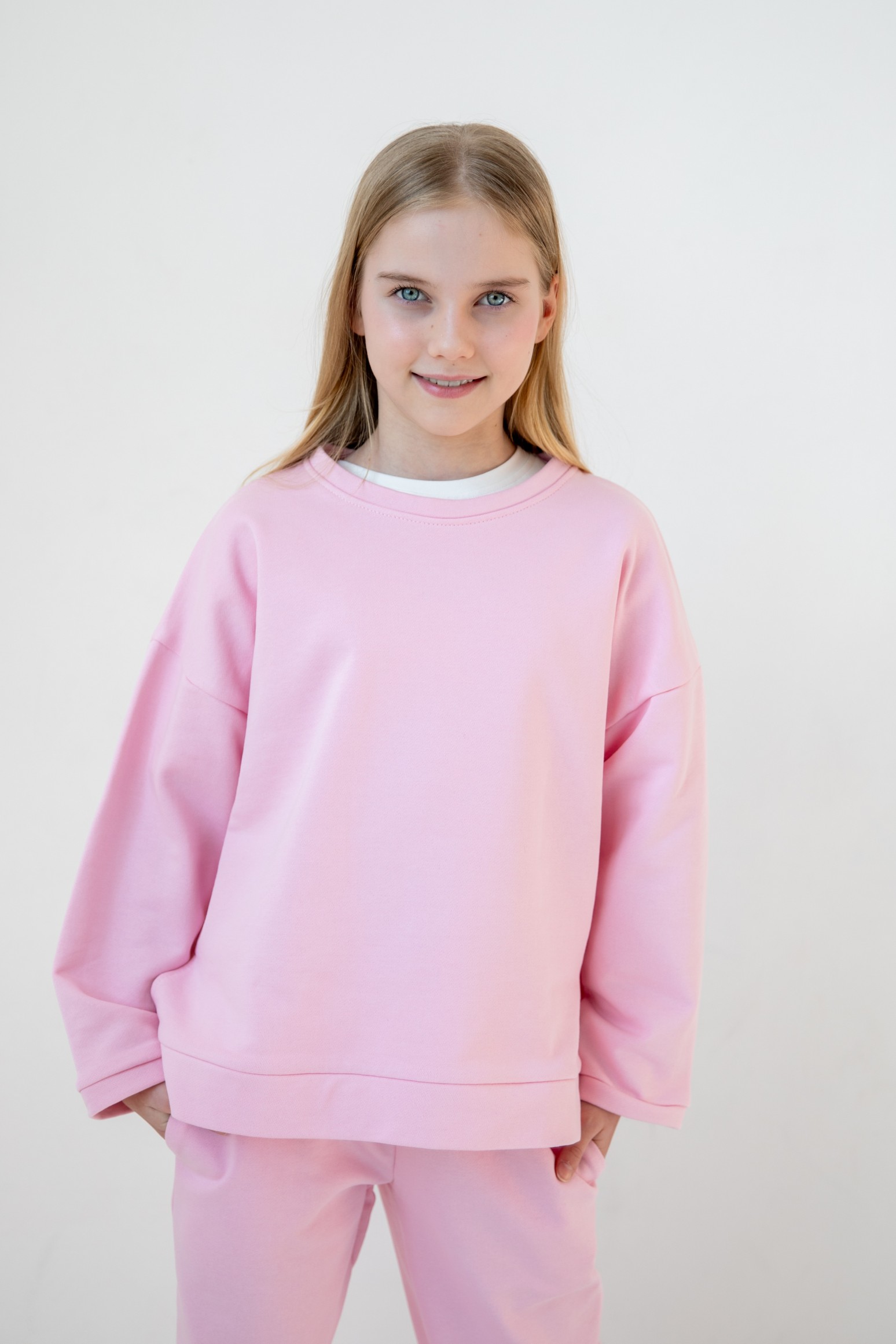 Костюм толстовка с разрезами и джогеры