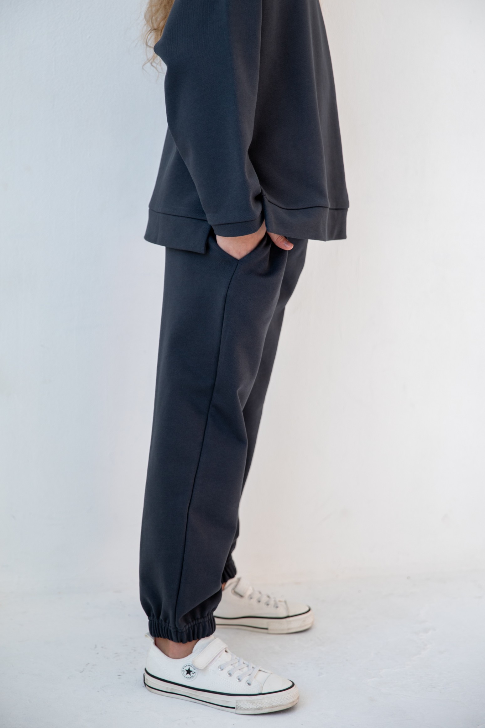 Костюм толстовка с разрезами и джогеры