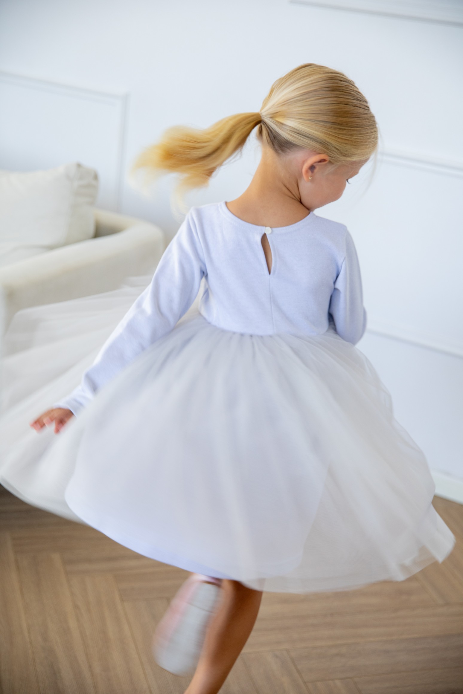 Трикотажное платье с люрексом и фатиновой юбкой