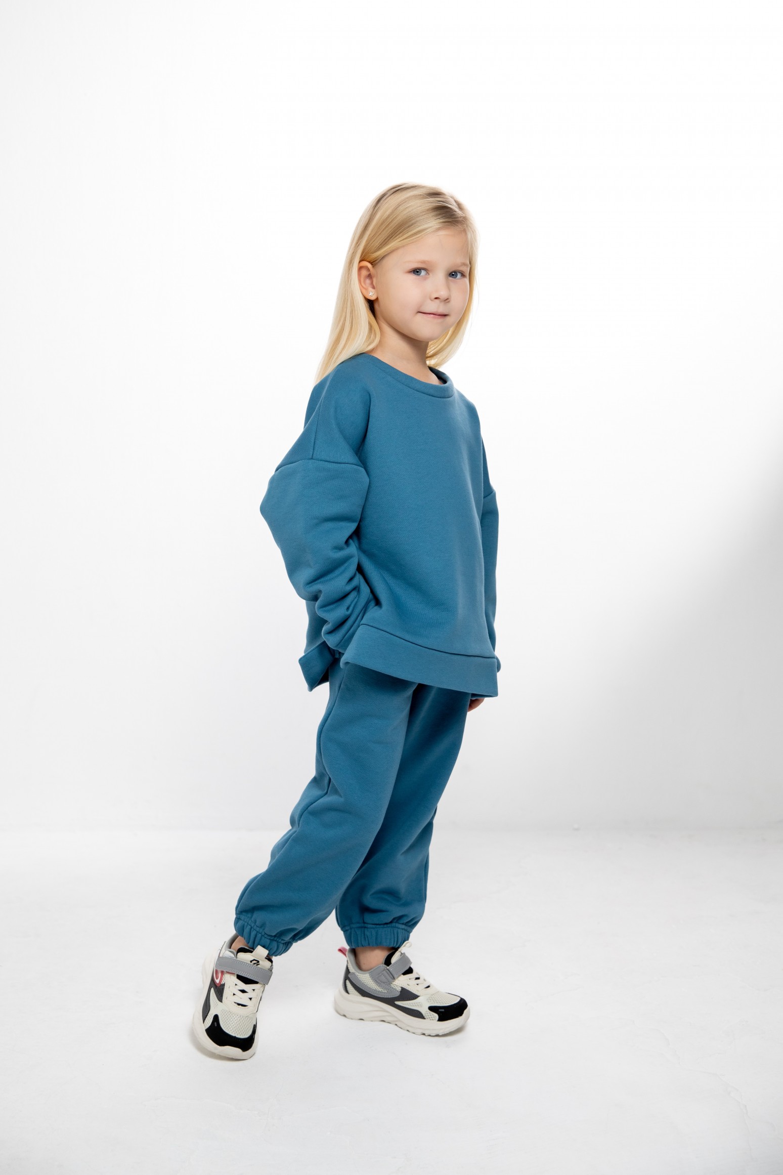 Костюм толстовка с разрезами и джогеры