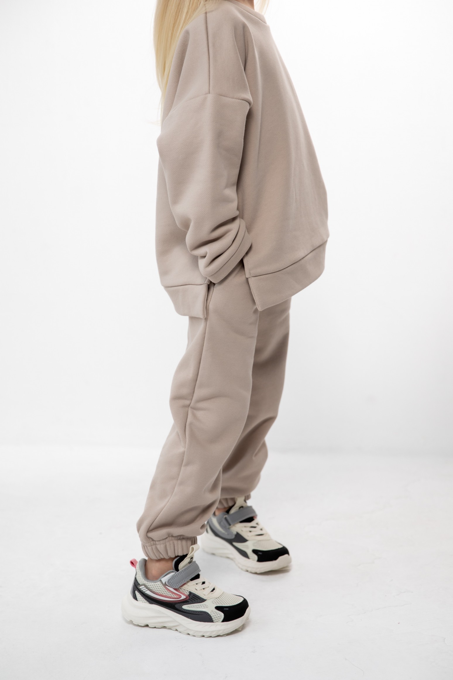 Костюм толстовка с разрезами и джогеры