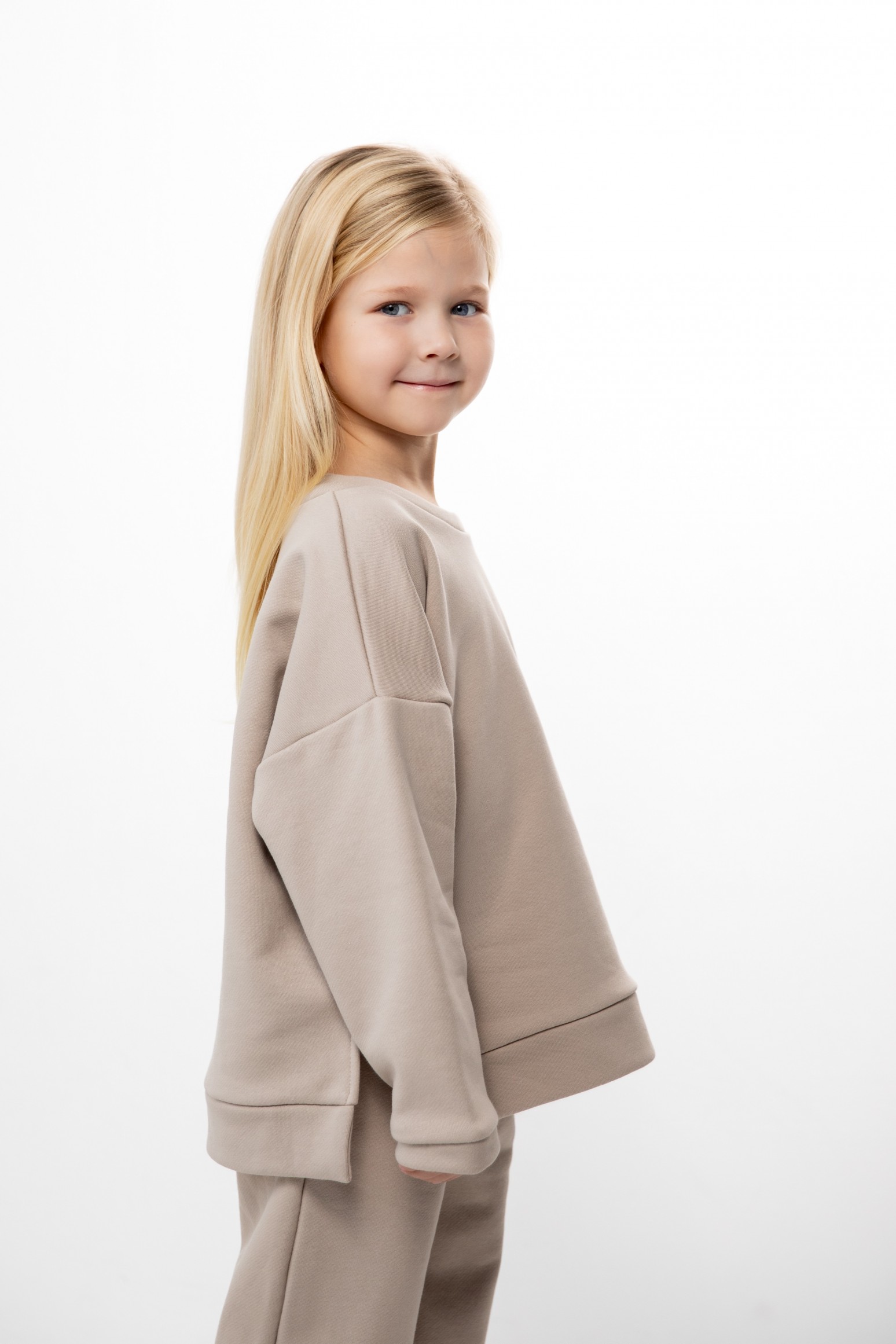 Костюм толстовка с разрезами и джогеры