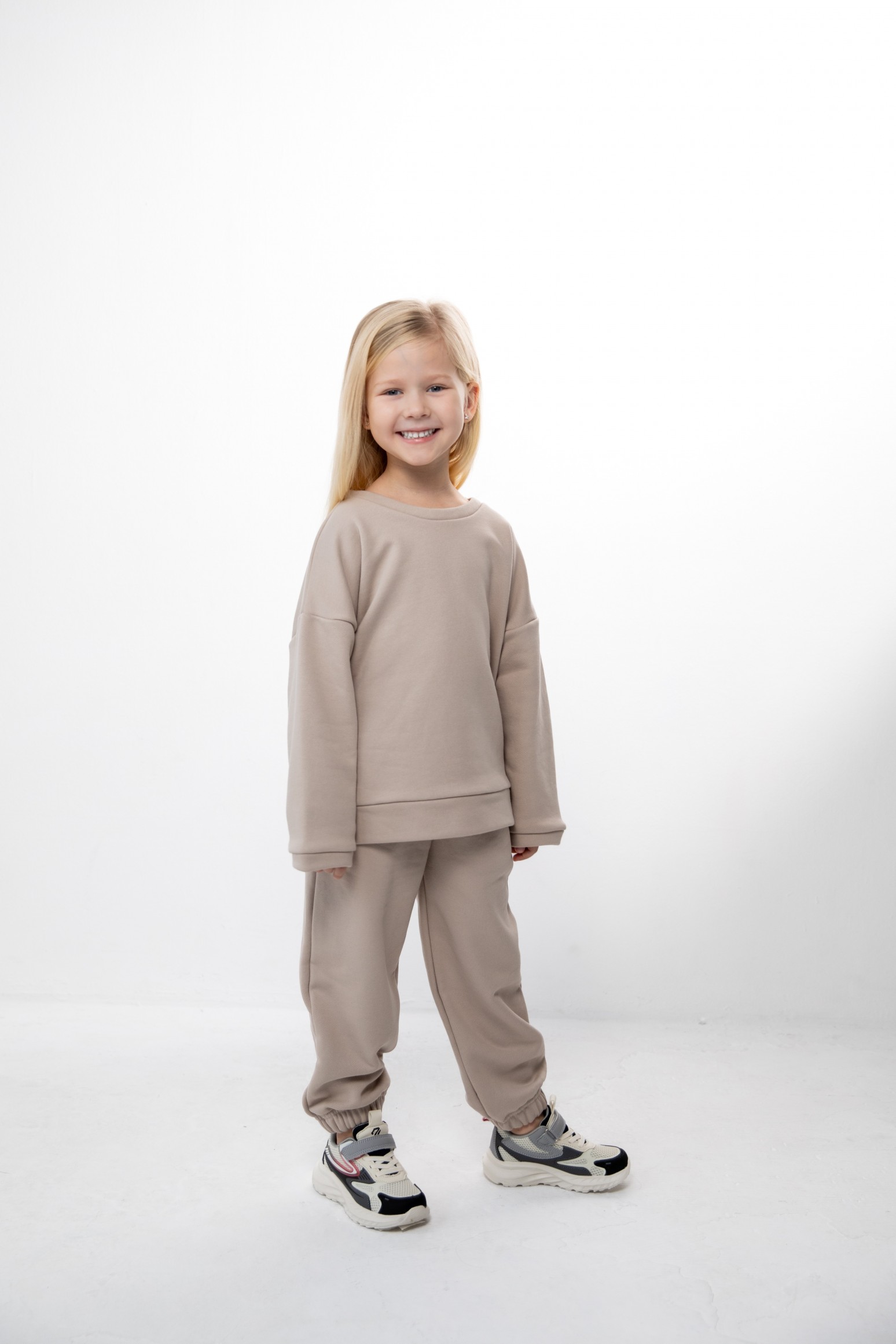 Костюм толстовка с разрезами и джогеры