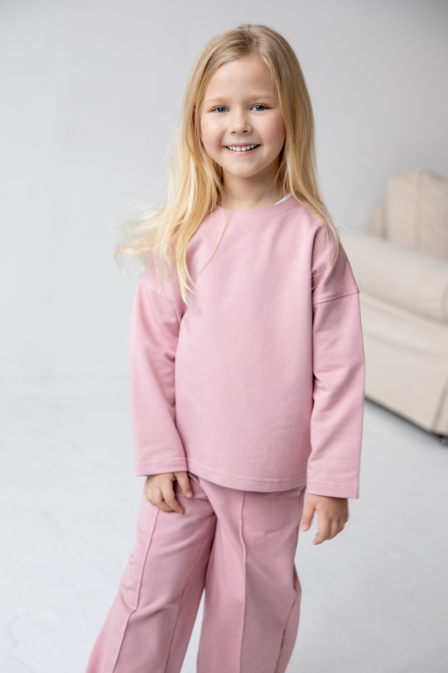 Костюм лонгслив и брюки со швами