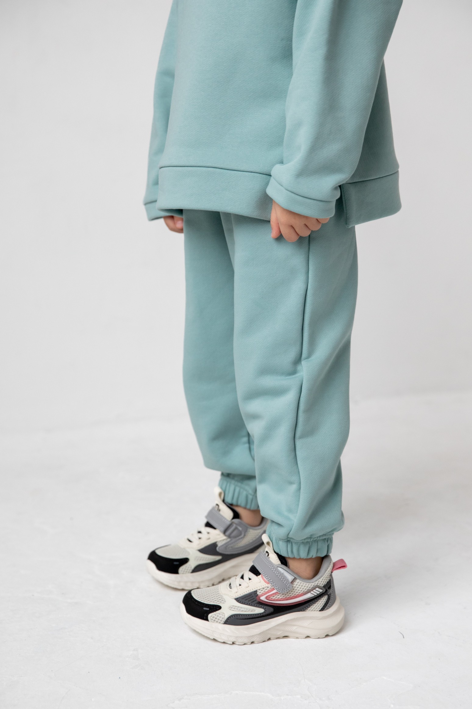 Костюм толстовка с разрезами и джогеры