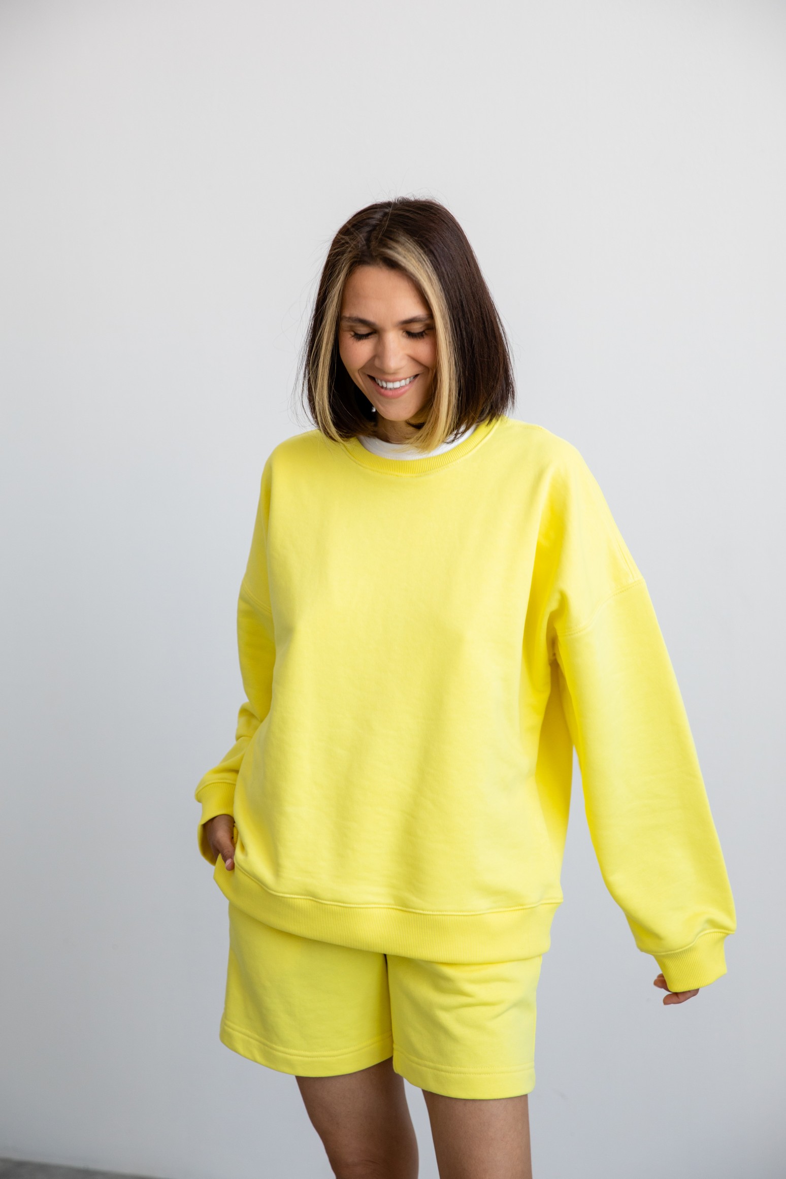 Комплект толстовка oversize и шорты