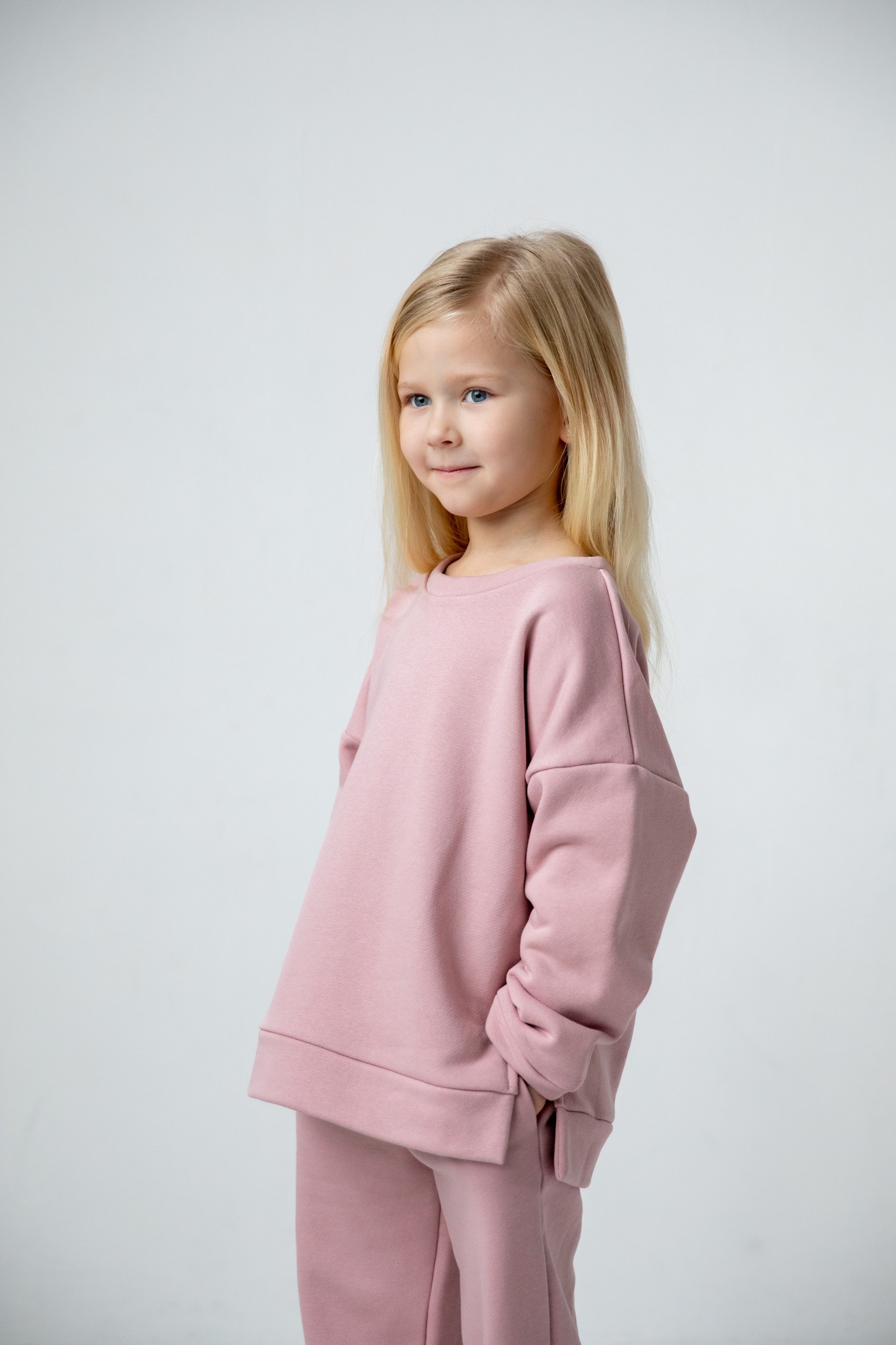 Костюм толстовка с разрезами и джогеры