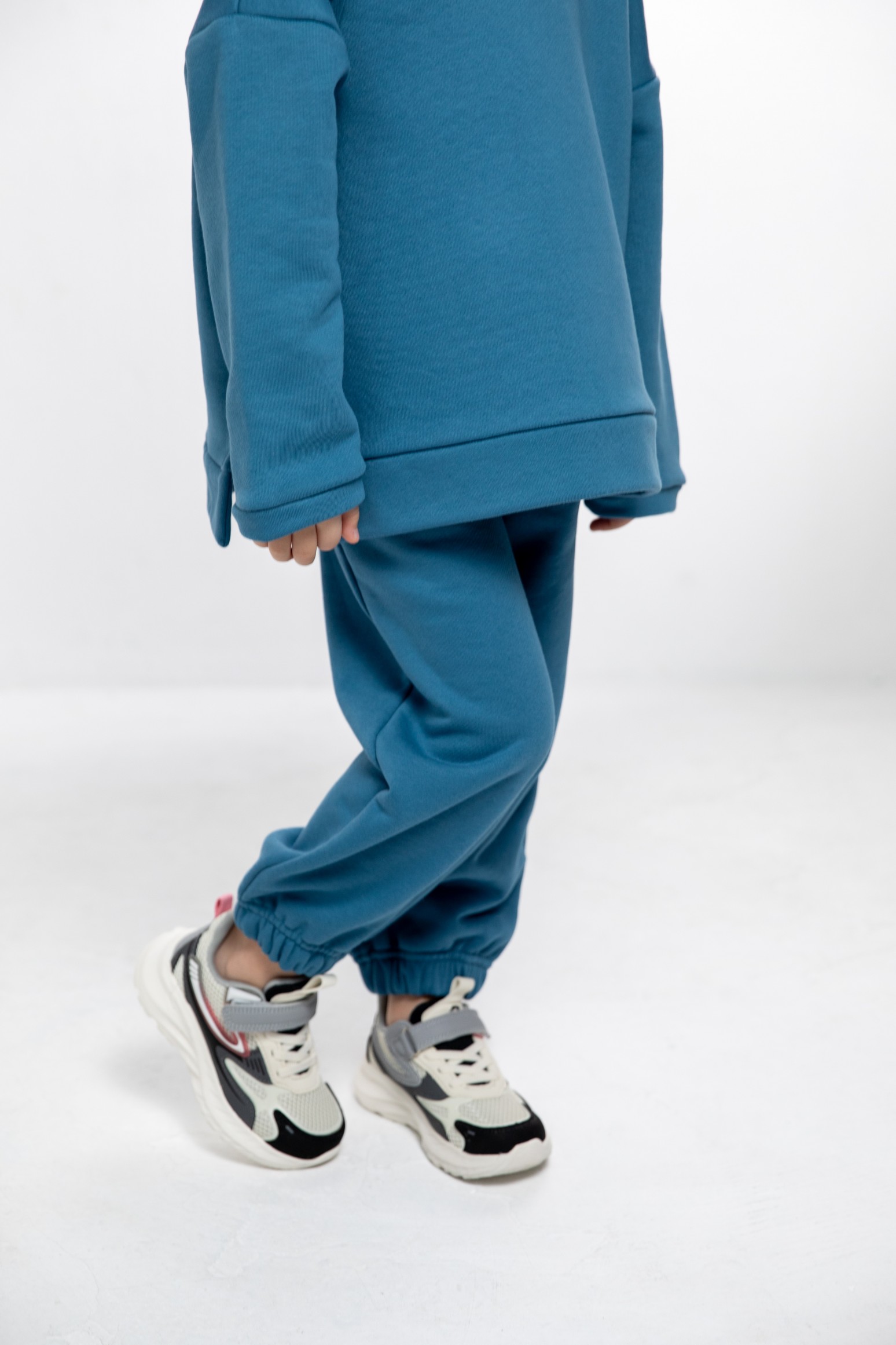 Костюм толстовка с разрезами и джогеры