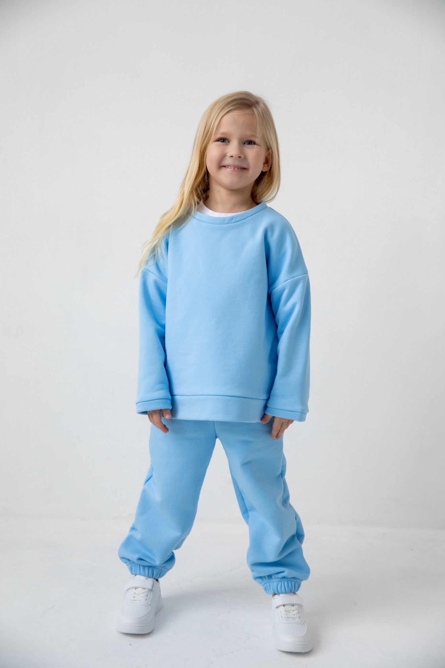 Костюм толстовка с разрезами и джогеры