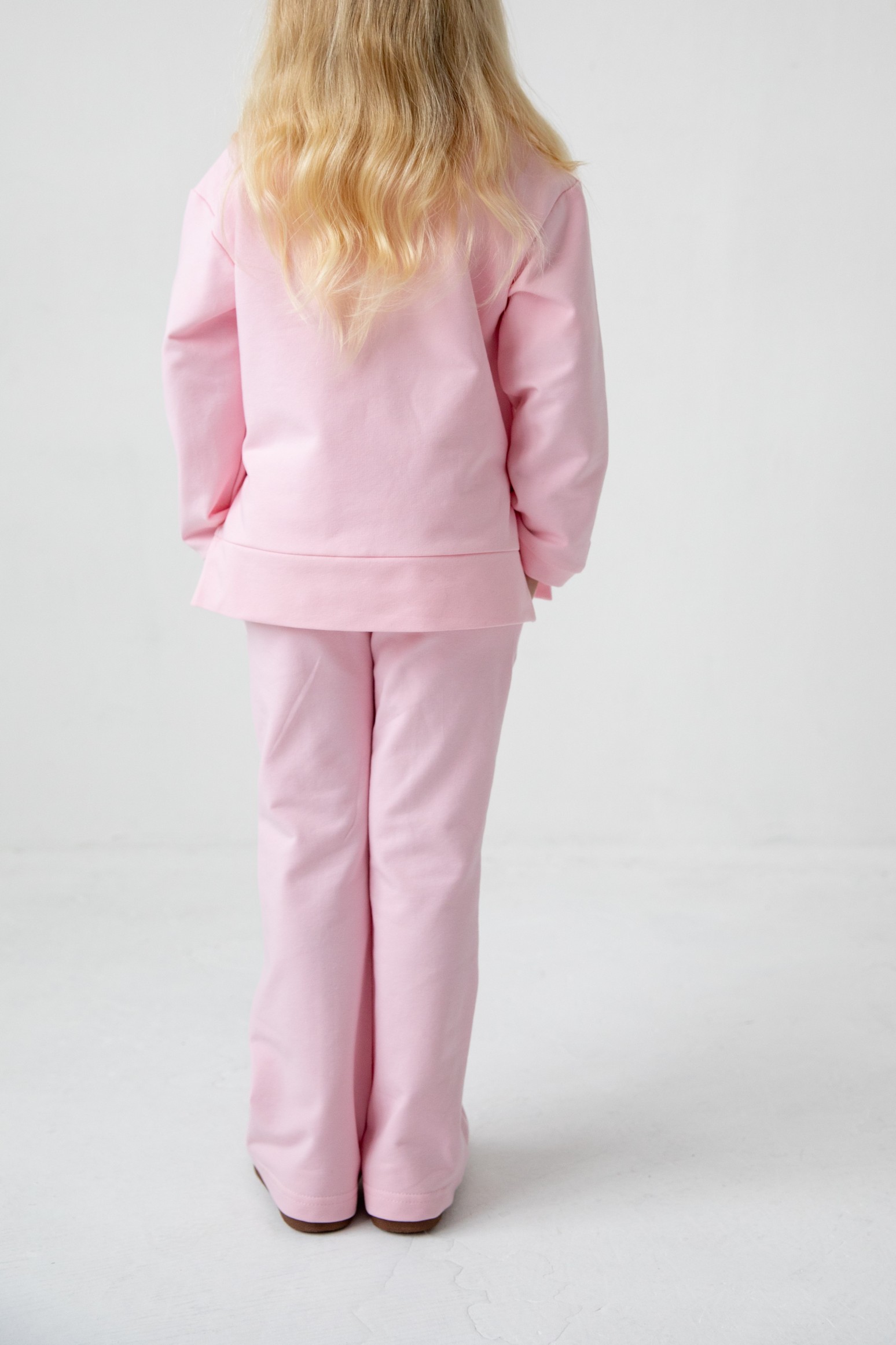 Комплект лонгслив с разрезами и брюки с декоративным швом