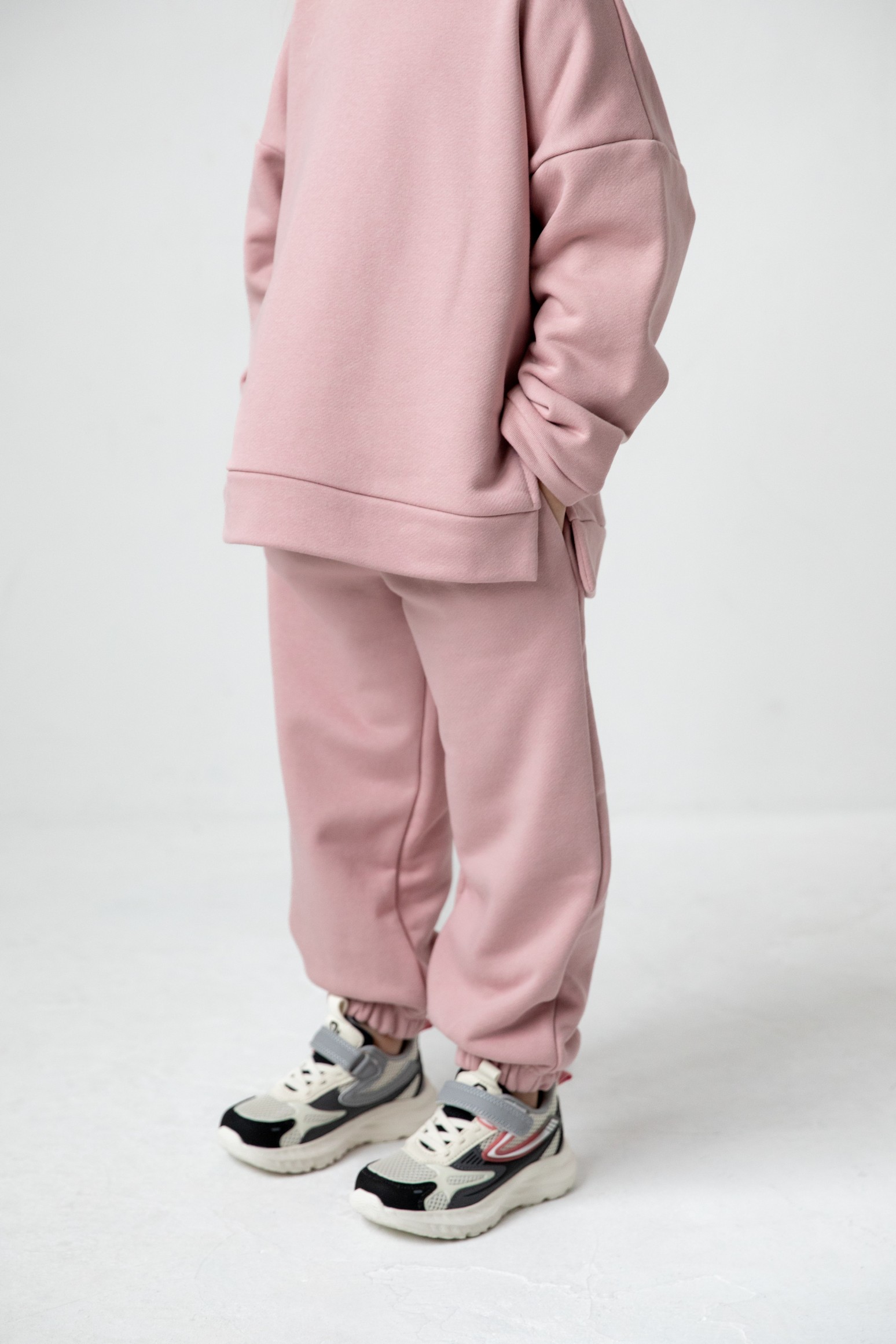 Костюм толстовка с разрезами и джогеры