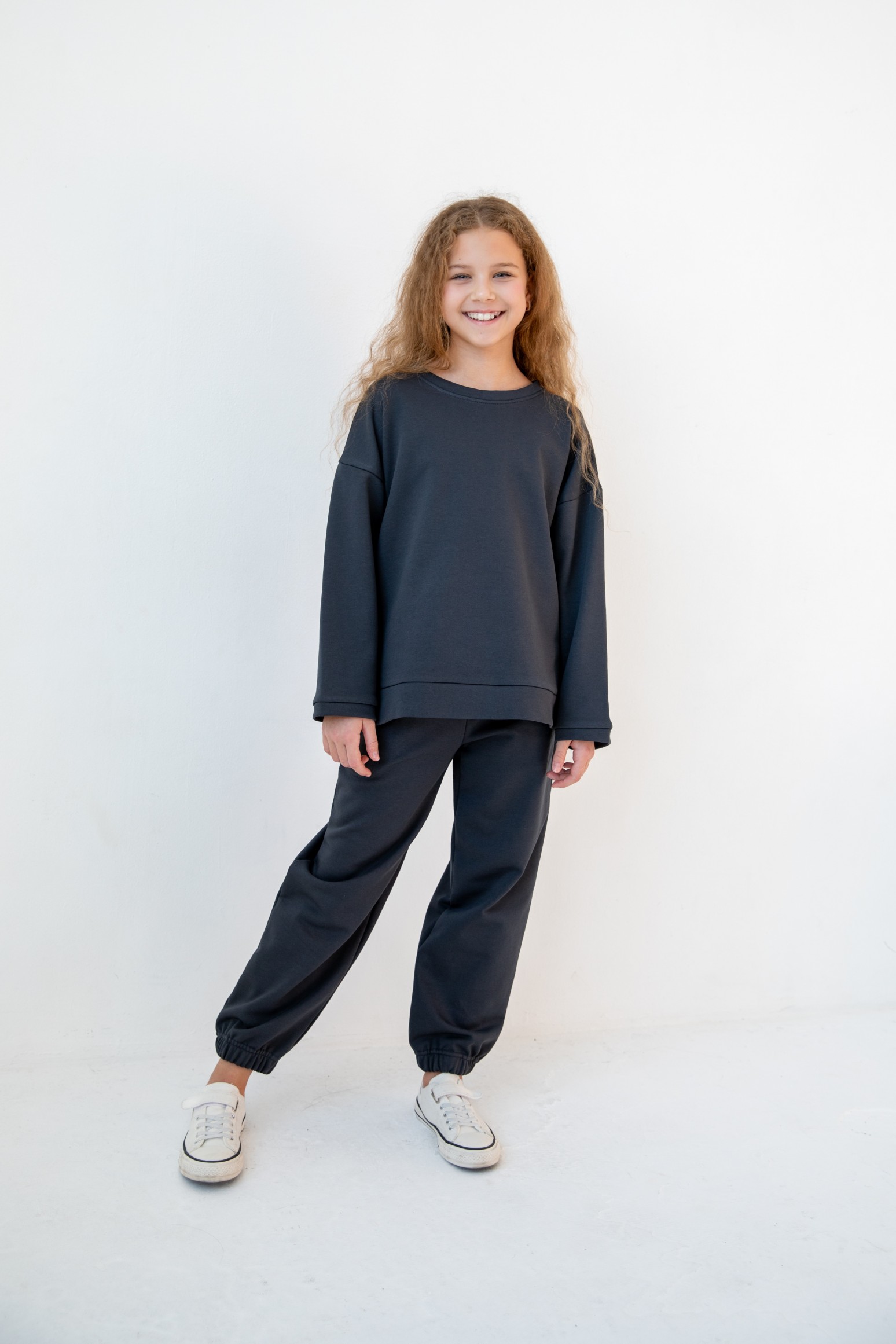 Костюм толстовка с разрезами и джогеры