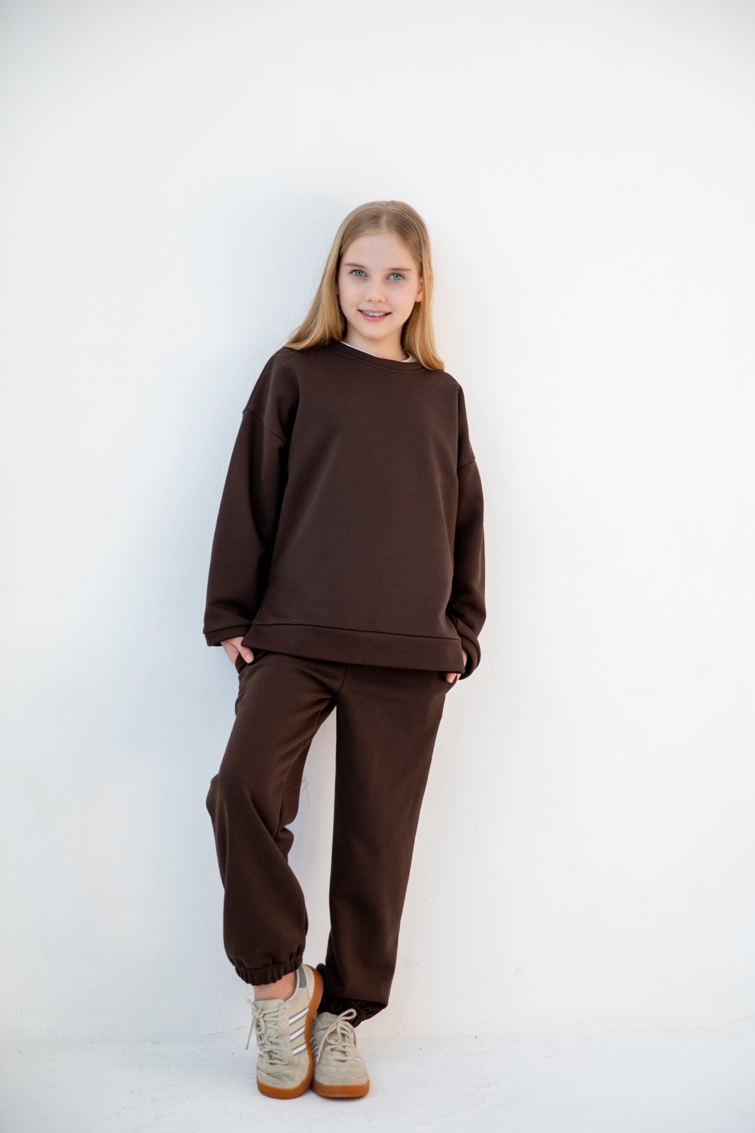 Костюм толстовка с разрезами и джогеры