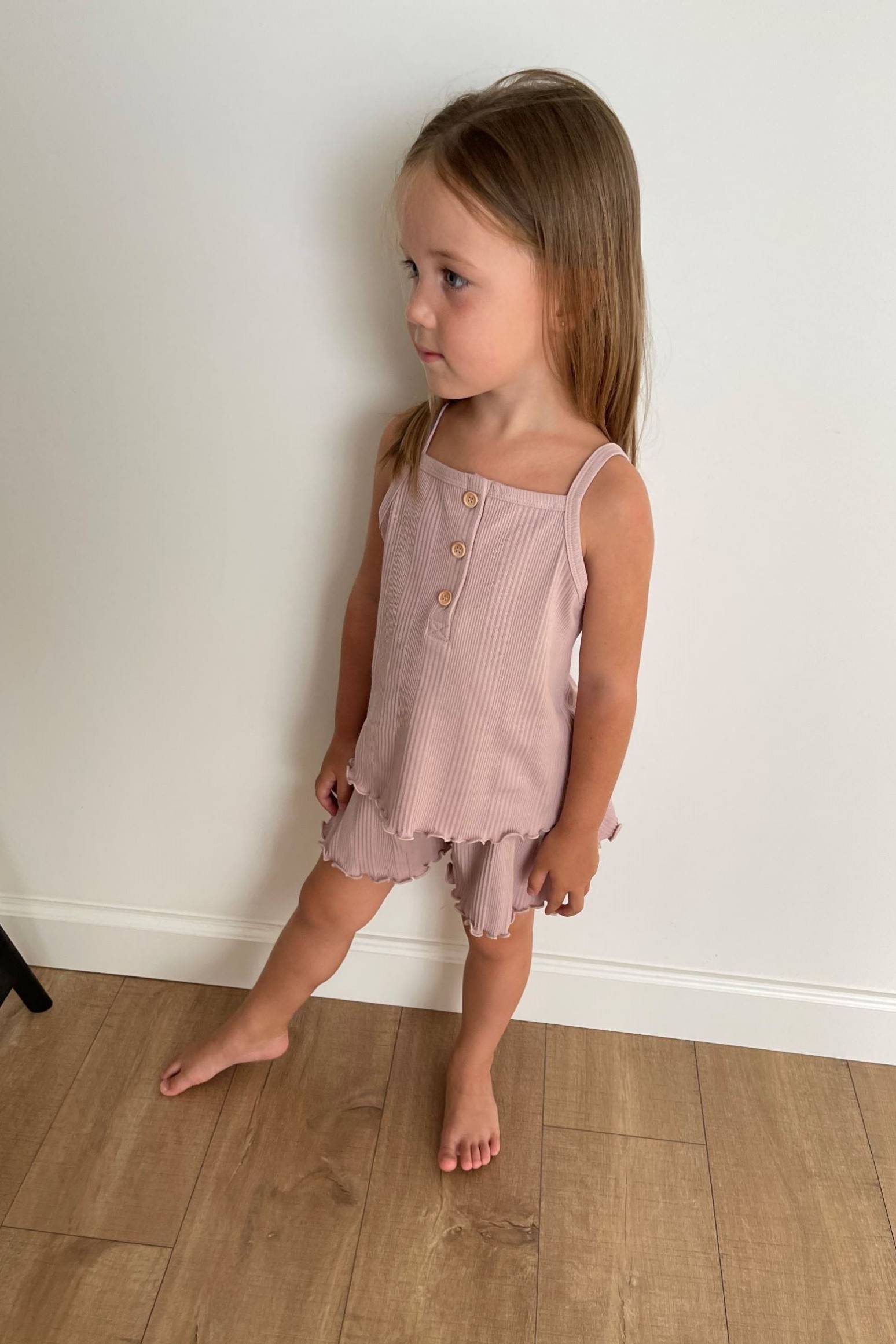 Комплект топ на лямках и шорты