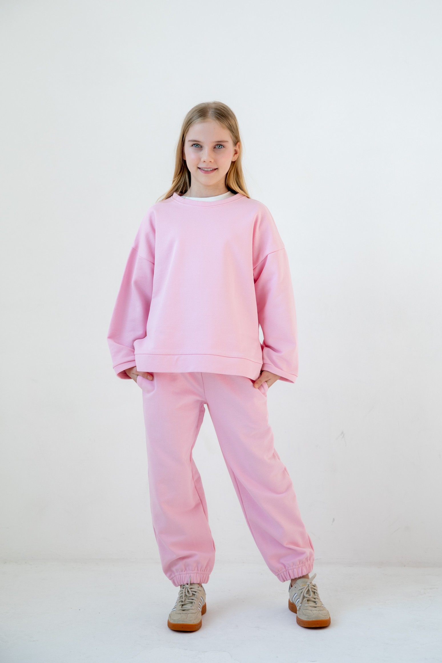 Костюм толстовка с разрезами и джогеры