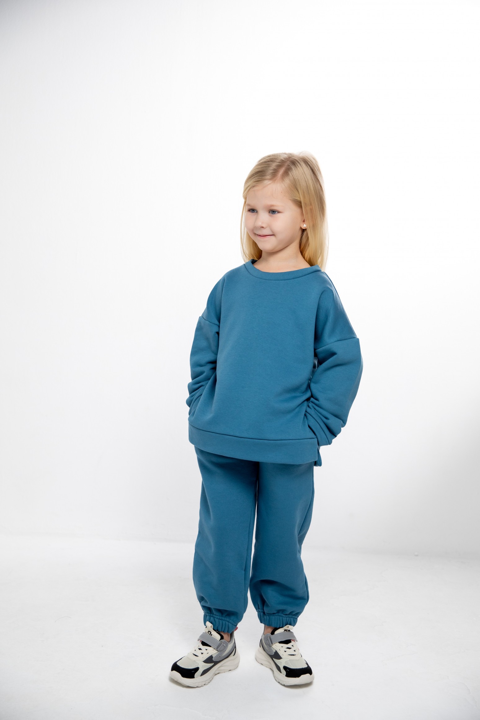 Костюм толстовка с разрезами и джогеры