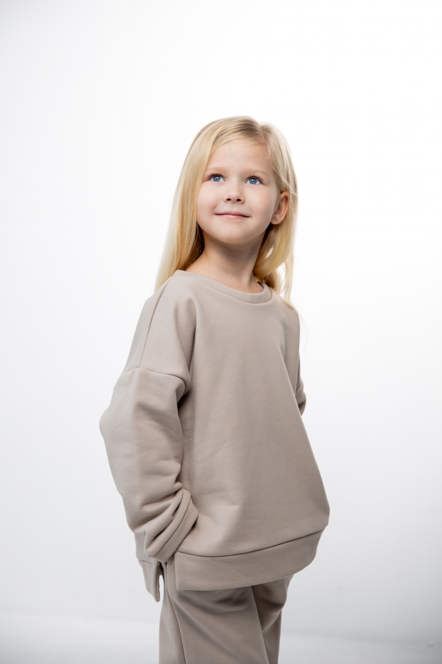 Костюм толстовка с разрезами и джогеры