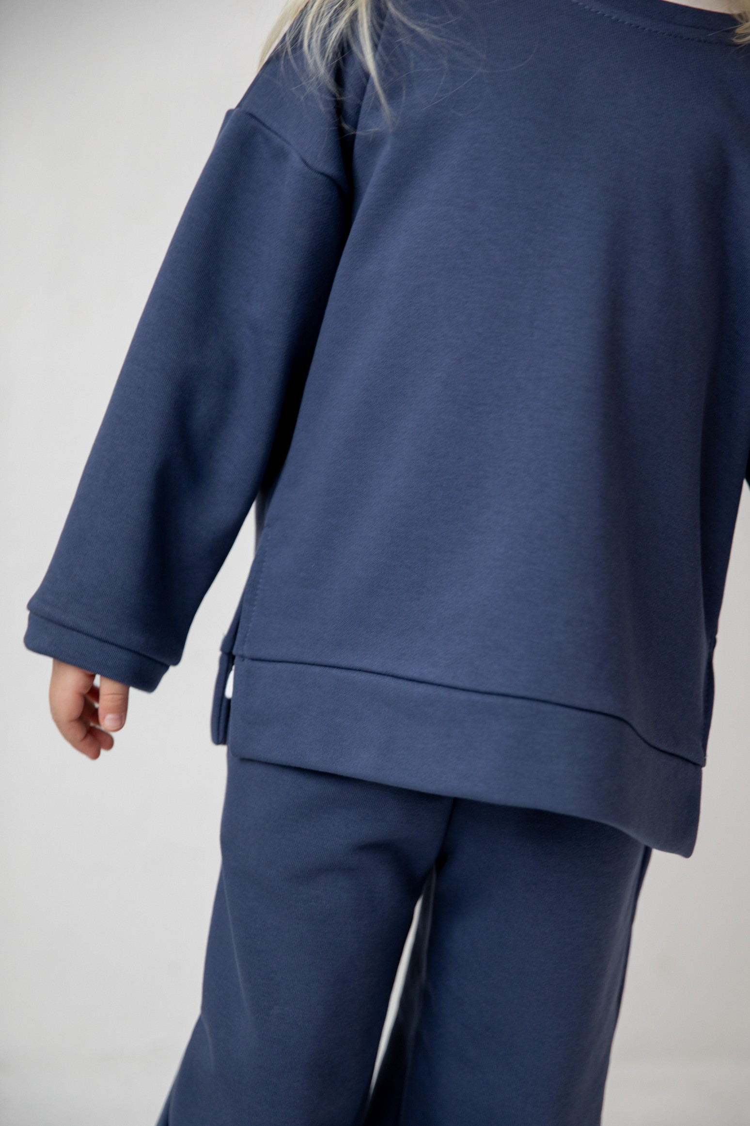 Костюм толстовка с разрезами и джогеры