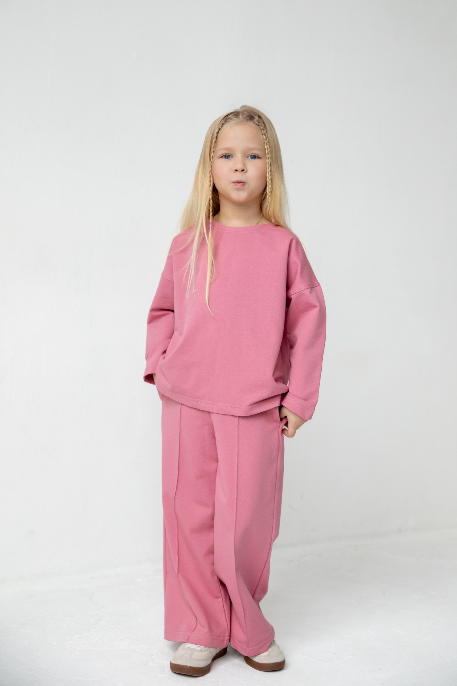 Костюм лонгслив и брюки со швами