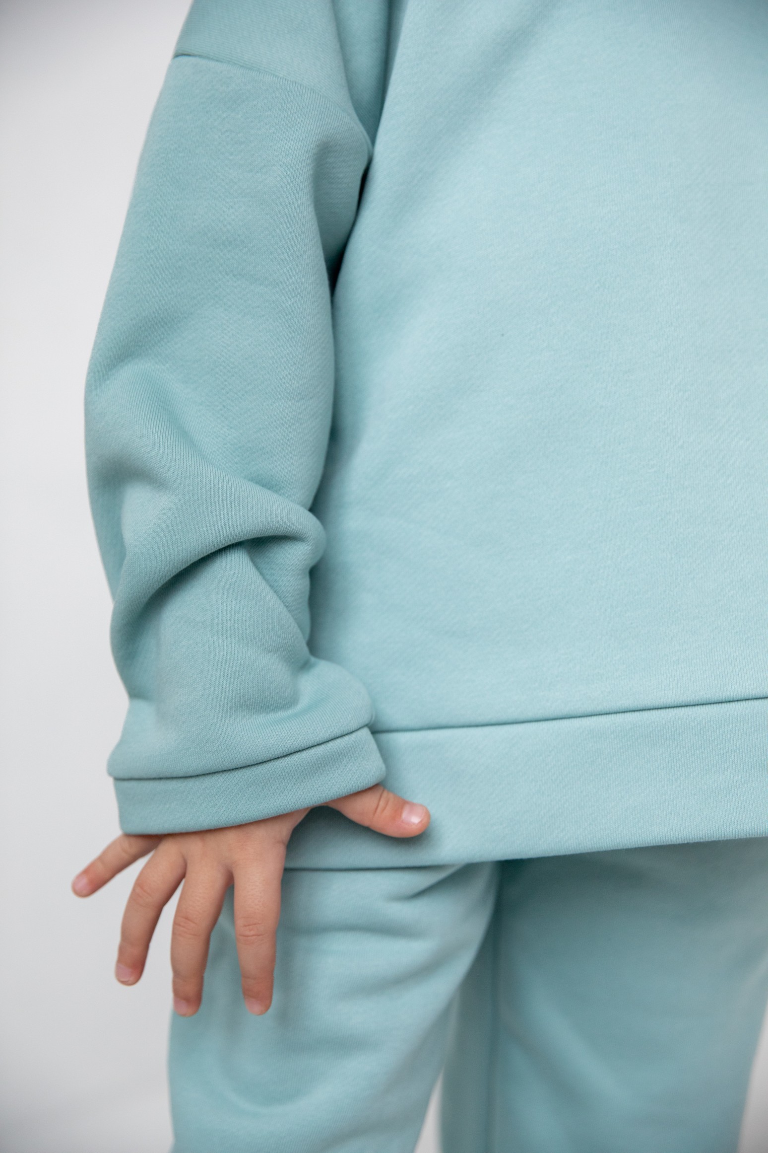 Костюм толстовка с разрезами и джогеры