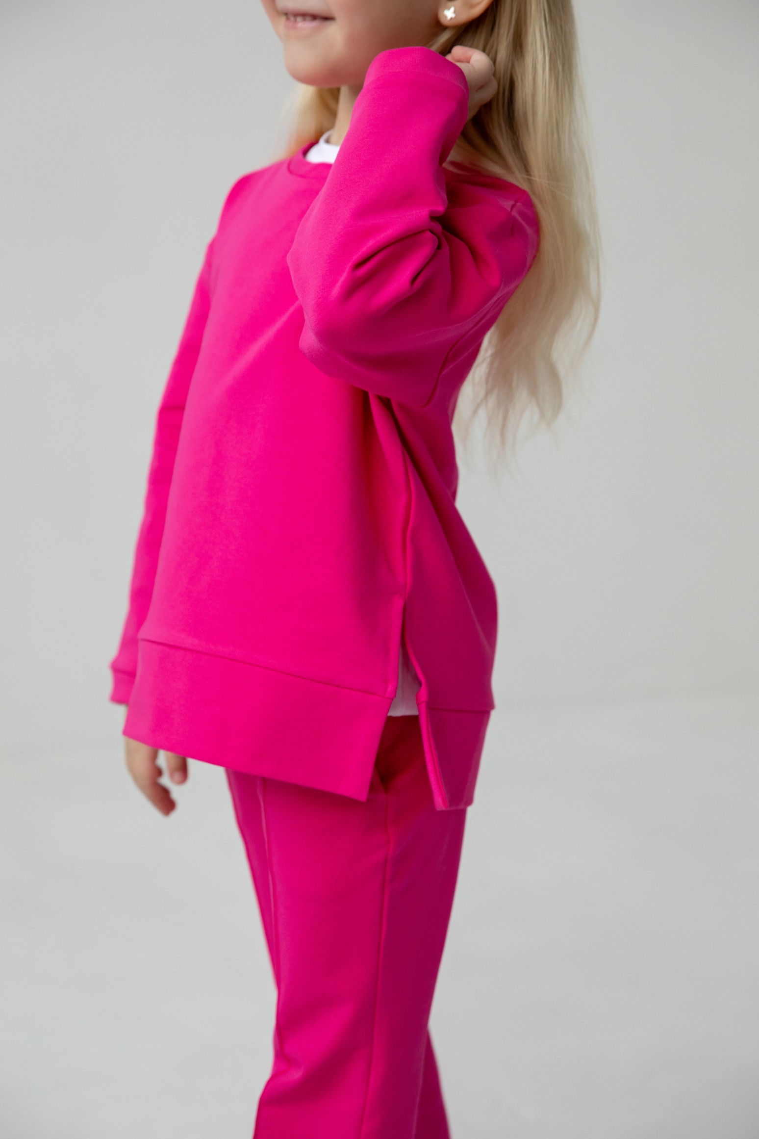 Комплект лонгслив с разрезами и брюки с декоративным швом