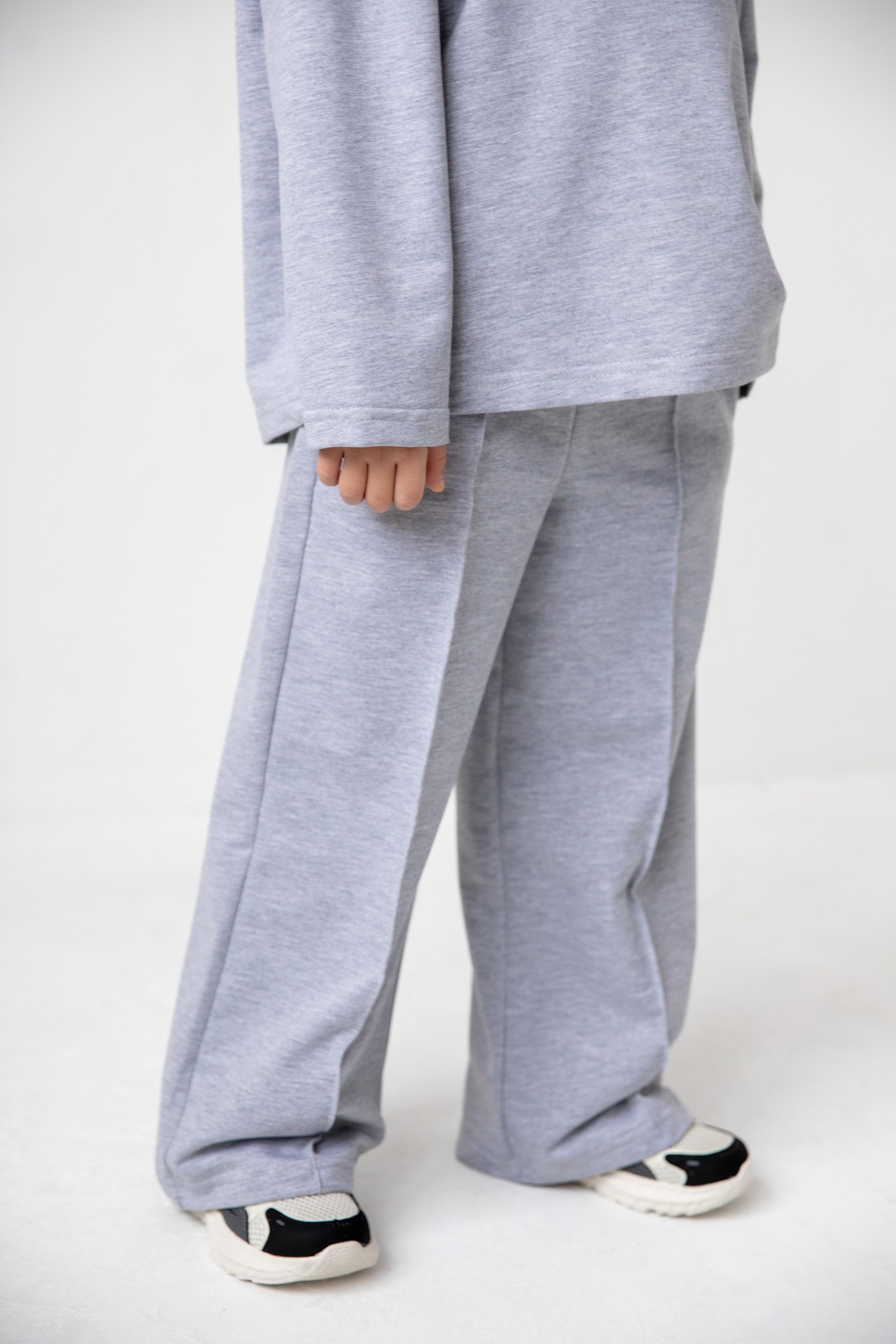 Костюм лонгслив и брюки со швами