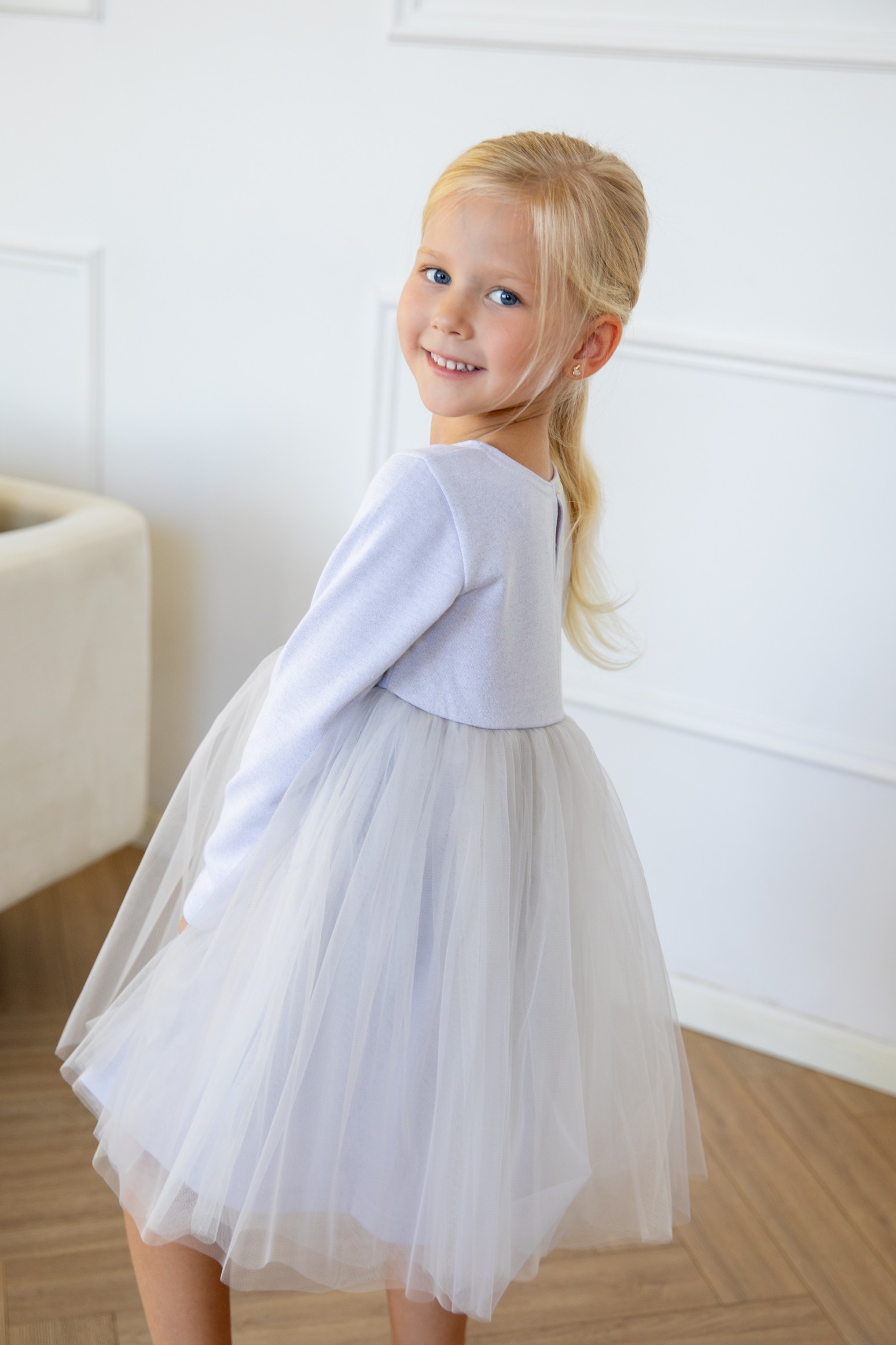 Трикотажное платье с люрексом и фатиновой юбкой