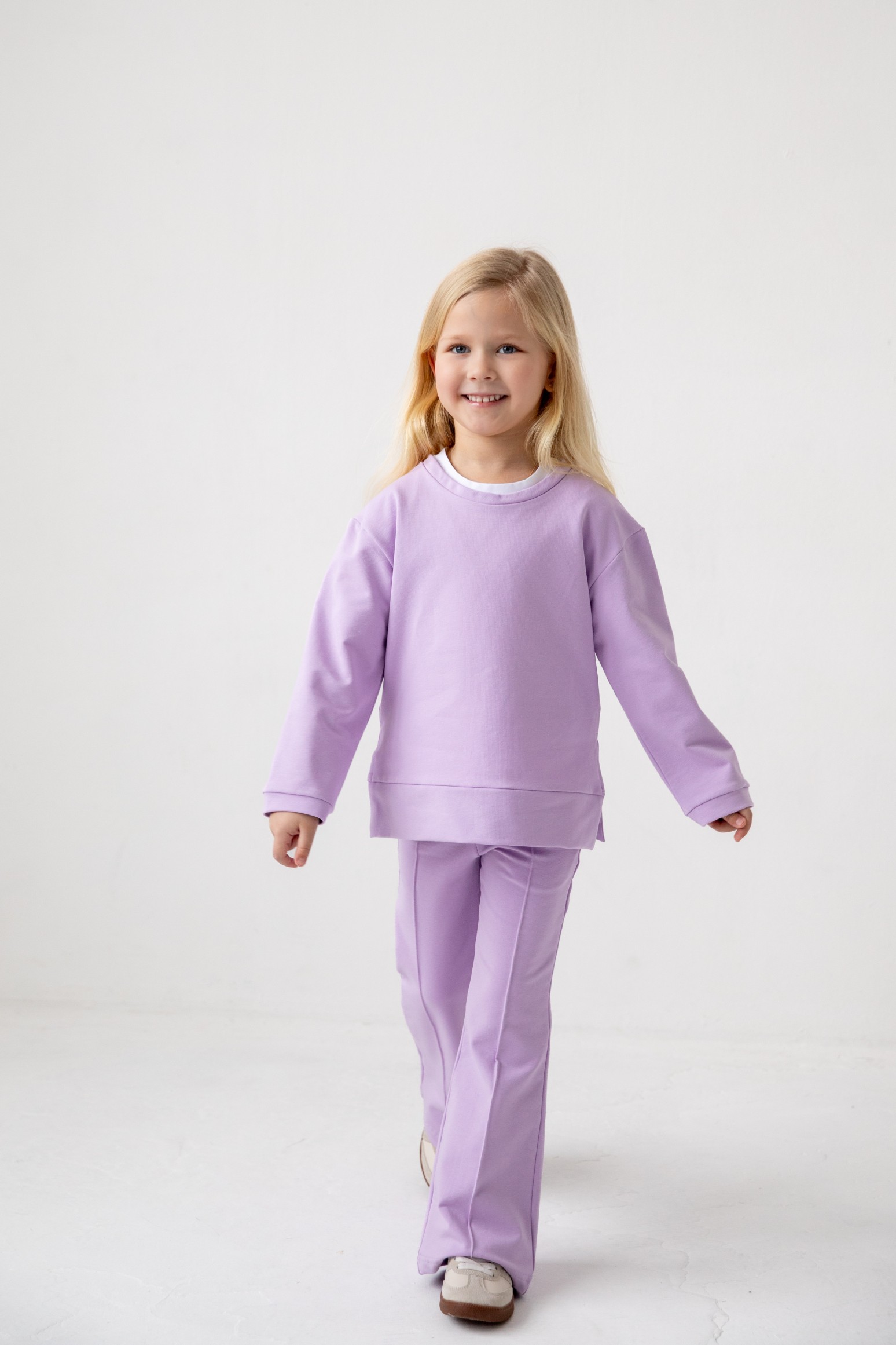 Комплект лонгслив с разрезами и брюки с декоративным швом