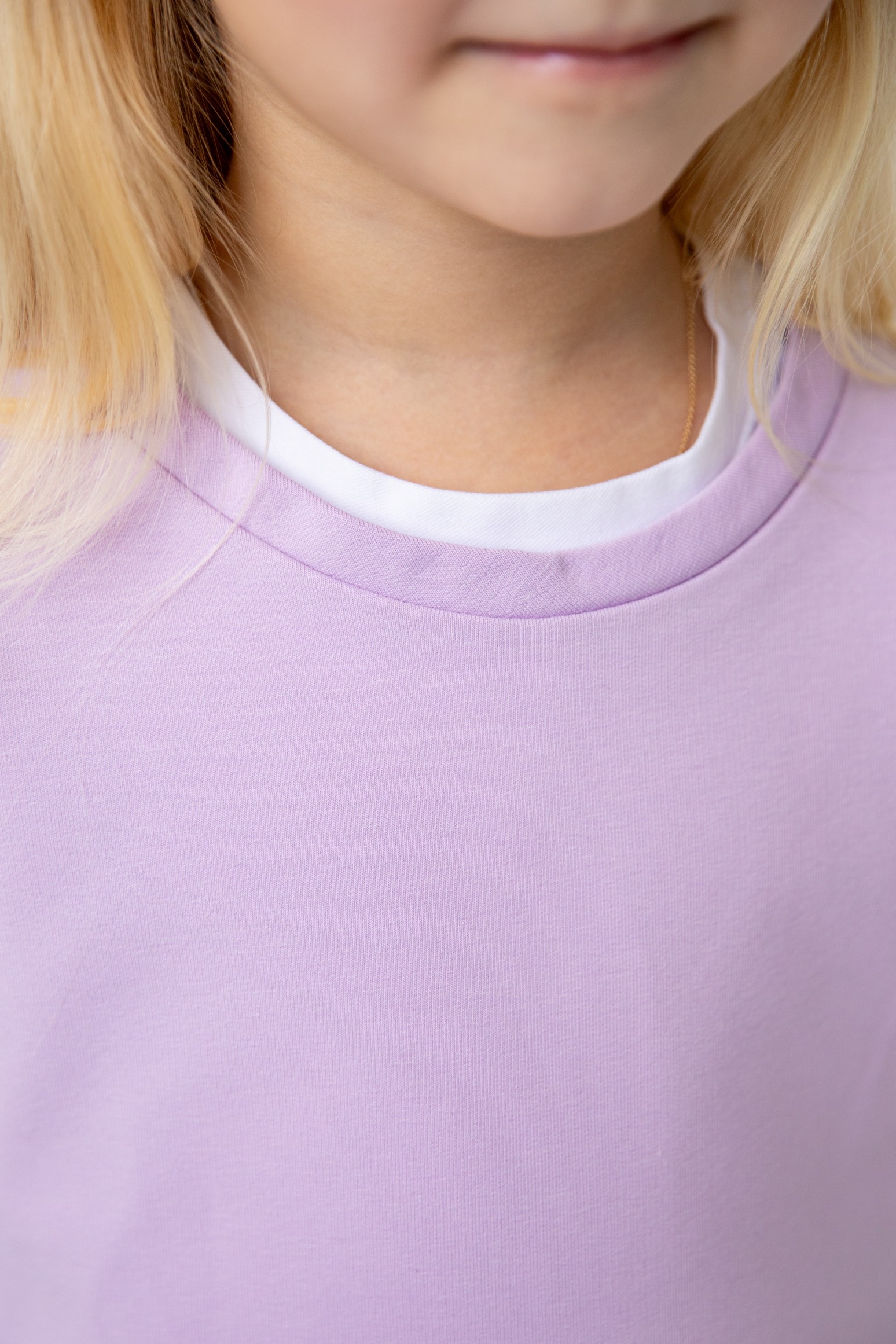 Комплект лонгслив с разрезами и брюки с декоративным швом