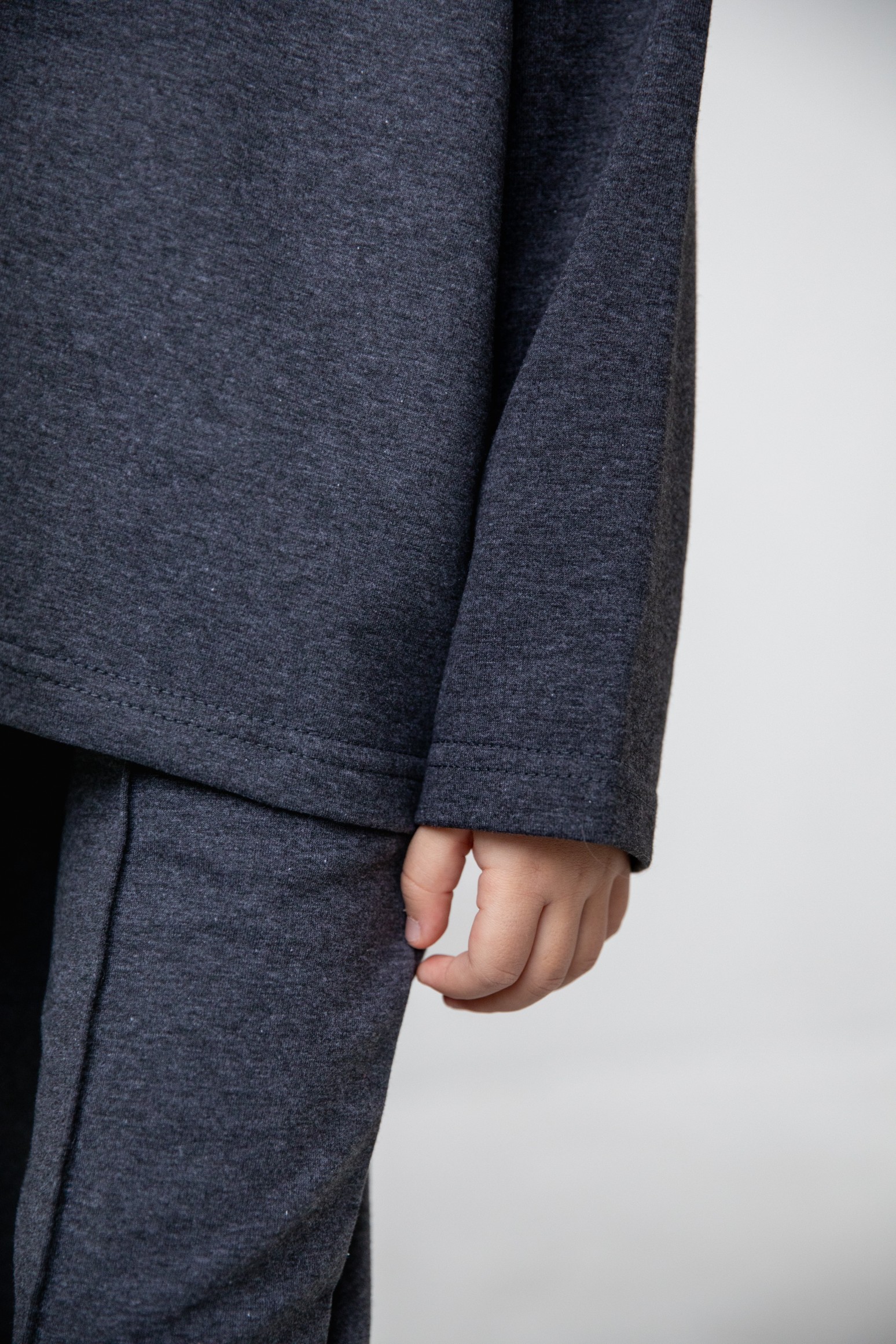 Костюм лонгслив и брюки со швами