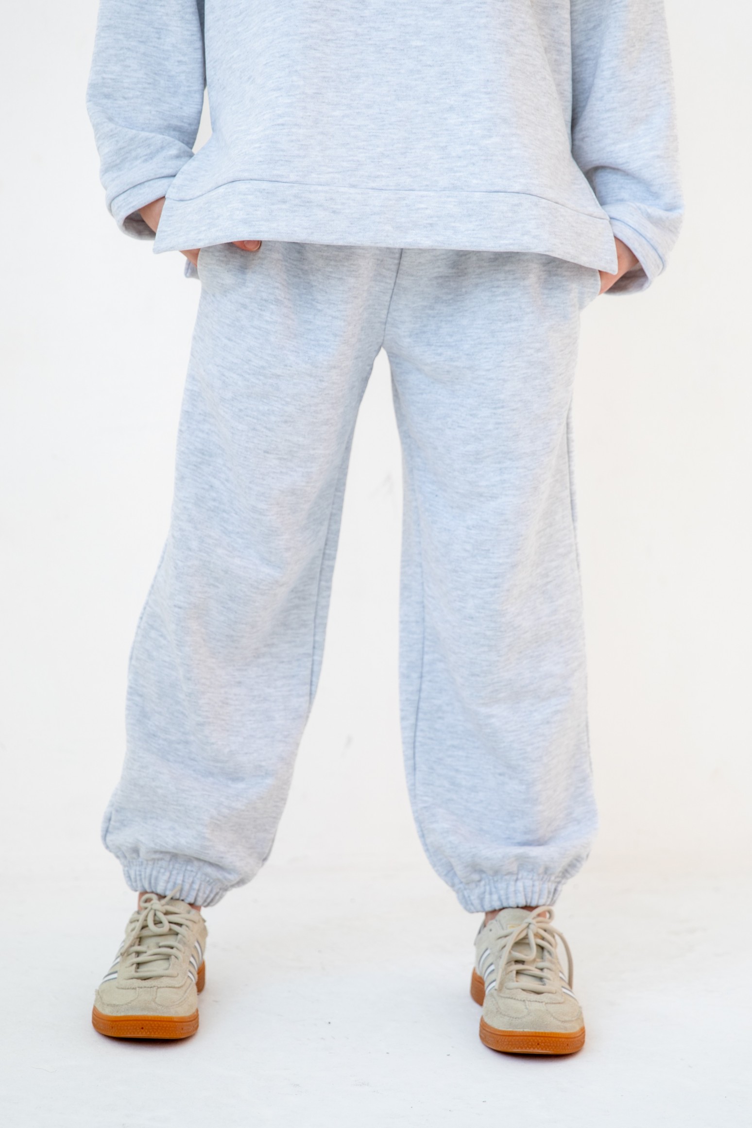 Костюм толстовка с разрезами и джогеры