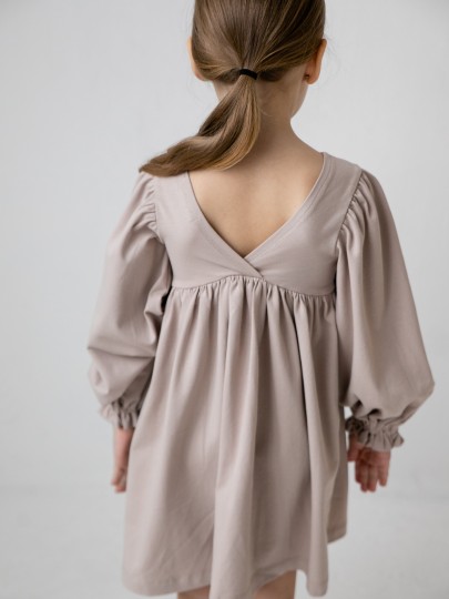 Трикотажное платье с вырезом на спине
