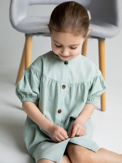 Платье на пуговицах с рукавом на резинке