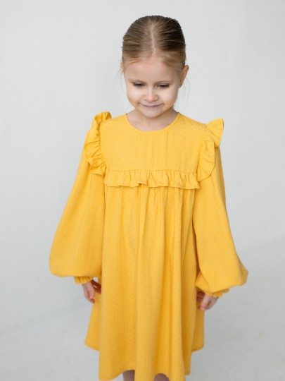 Платье с рюшей по кокетке и крылышками