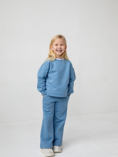 Костюм толстовка и прямые брюки