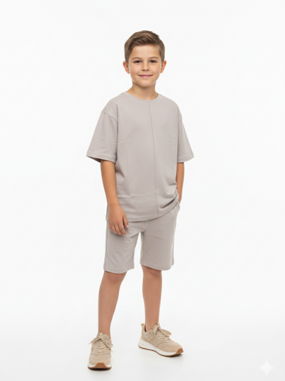 Комплект футболка с декоративными швами и шорты серо-бежевый