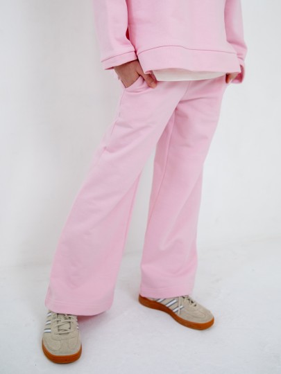 Костюм толстовка с разрезами и прямые брюки